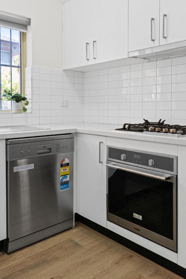 Burwood New 2 Bedroom 2 Bath Apt Free Parking Sydney Luaran gambar